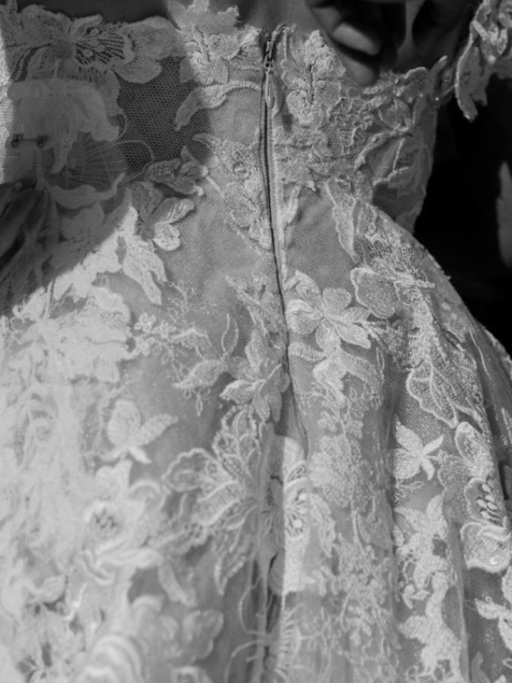 Monique Lhuillier Truly - Picture 6 of 7